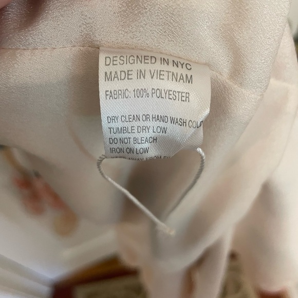 Yumi Kim Santorini Feminine Floral Wrap Dress - Picture 9 of 9